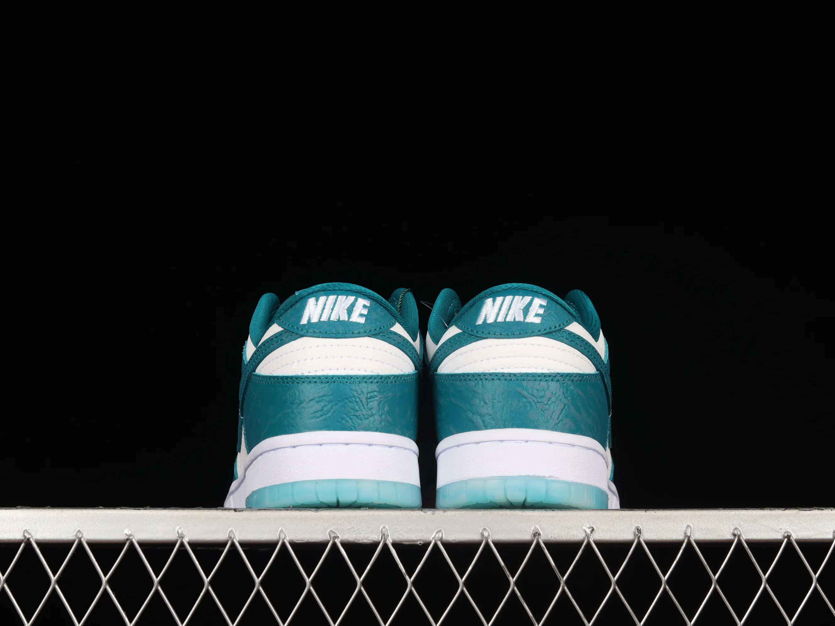 All Categories Nk SB Dunk Series Nk SB Dunk Low Low-top sneakers F version Nk Dunk Low "Ocean" Blue Ocean SB smashed backboard fashion casual sneakers DV3029-100